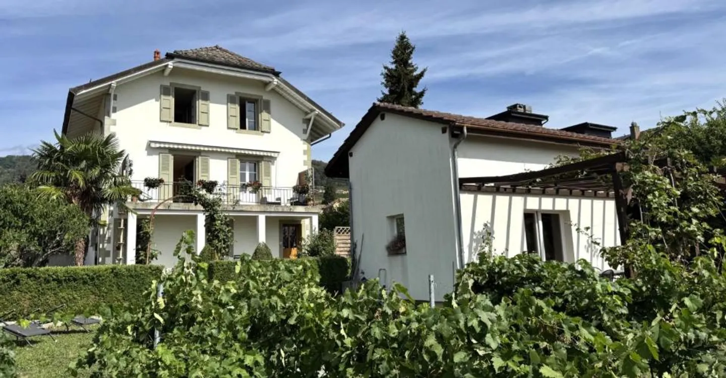 Charmantes Einfamilienhaus mit Seeblick - Foto 1 von 13