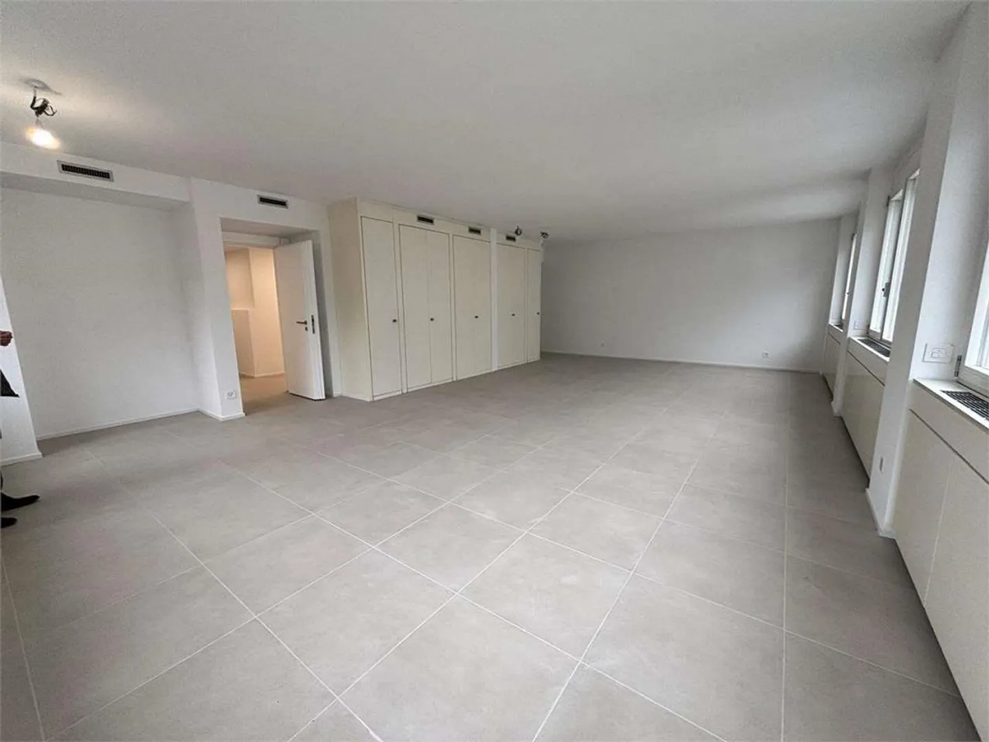 Bureaux rénovés de différentes tailles - Photo 1 sur 13