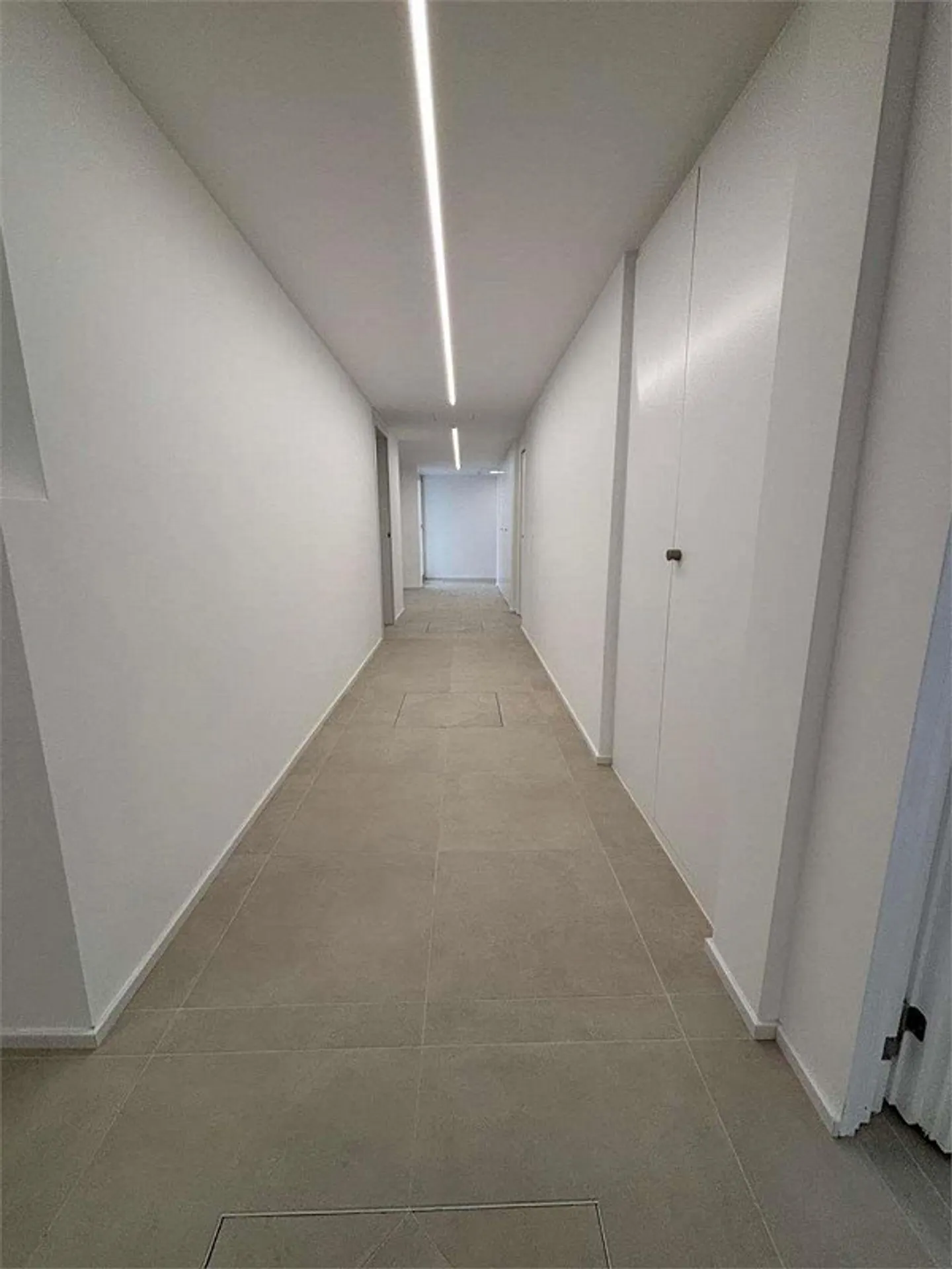 Bureaux rénovés de différentes tailles - Photo 2 sur 13