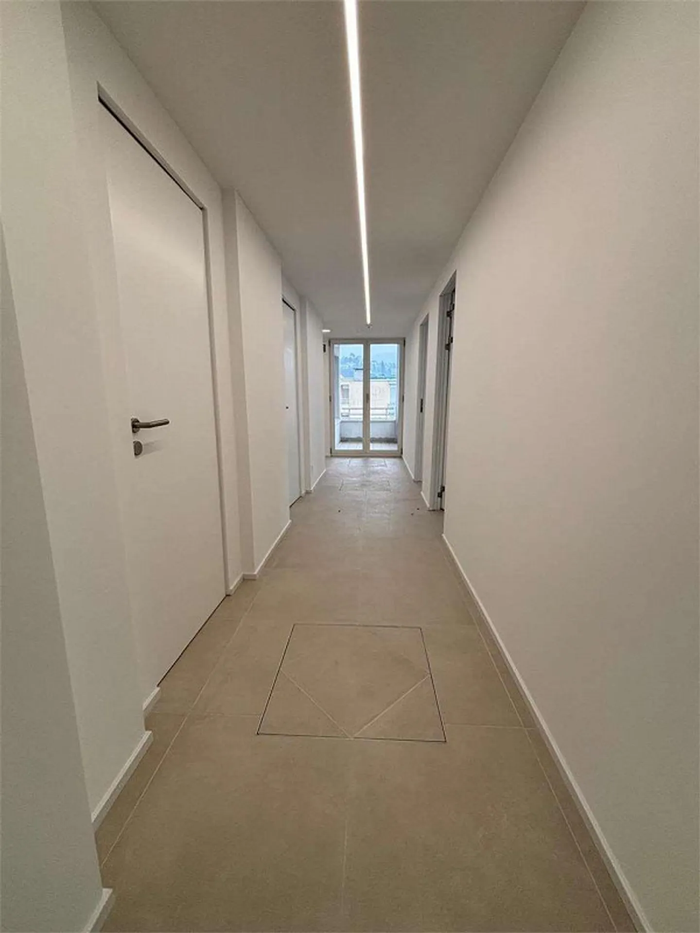 Bureaux rénovés de différentes tailles - Photo 8 sur 13