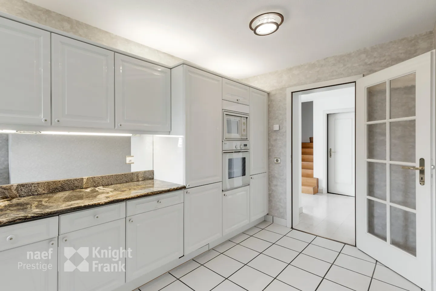 Apartment with 5.5 rooms in the attic directly by the water for sale in Villeneuve - Photo 7 of 9