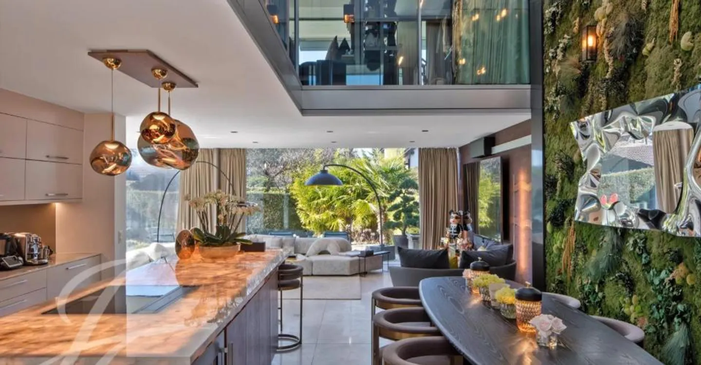 Bright Villa in a Residential Area - Photo 2 of 12
