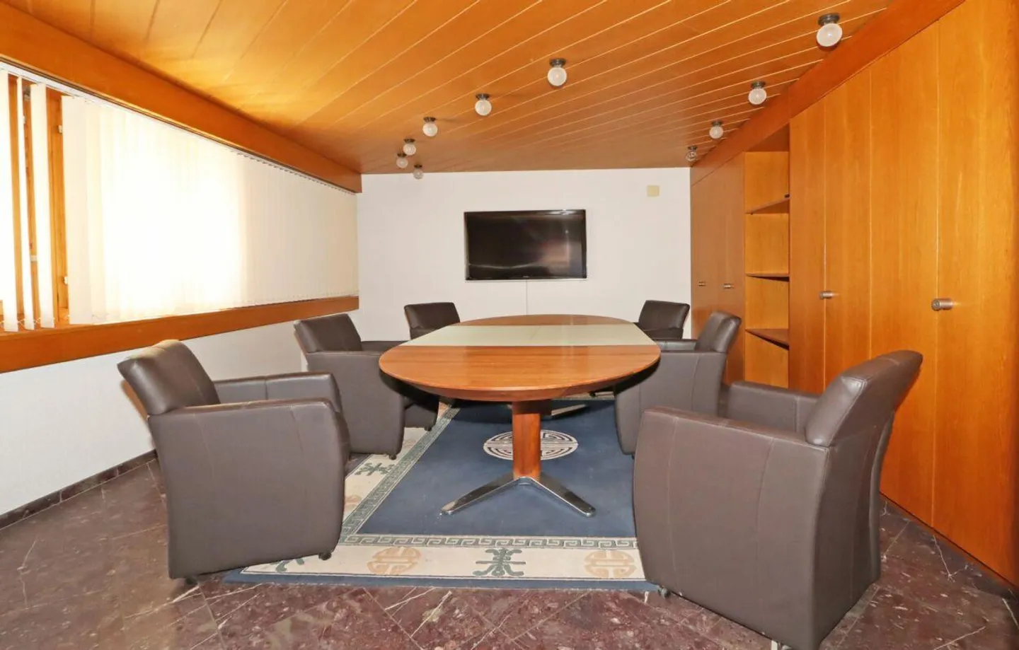 Multi-family house with 4 residential units and a commercial space in Unte... - Photo 19 of 30