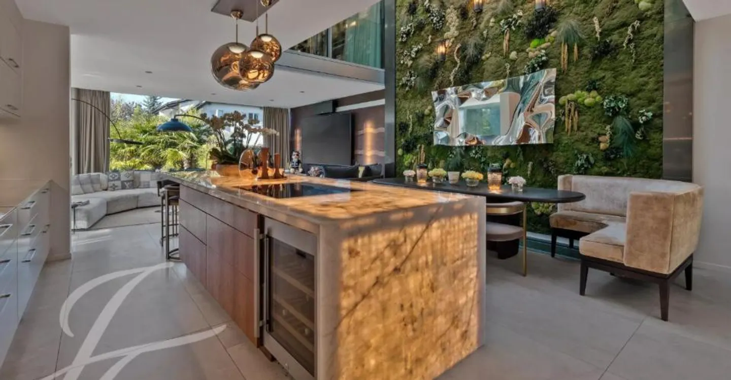 Bright Villa in a Residential Area - Photo 4 of 12