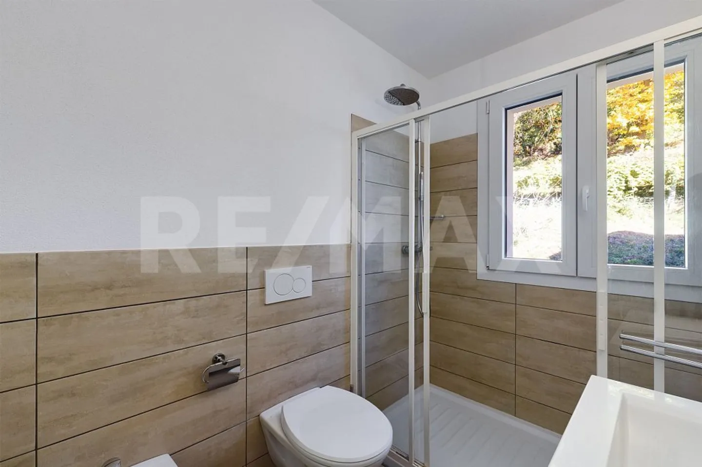 NEGGIO (NEI PRESSI DI VERNATE): Appartamento attico luminoso e moderno con vista fantastica e terrazza sul tetto - Foto 9 di 12