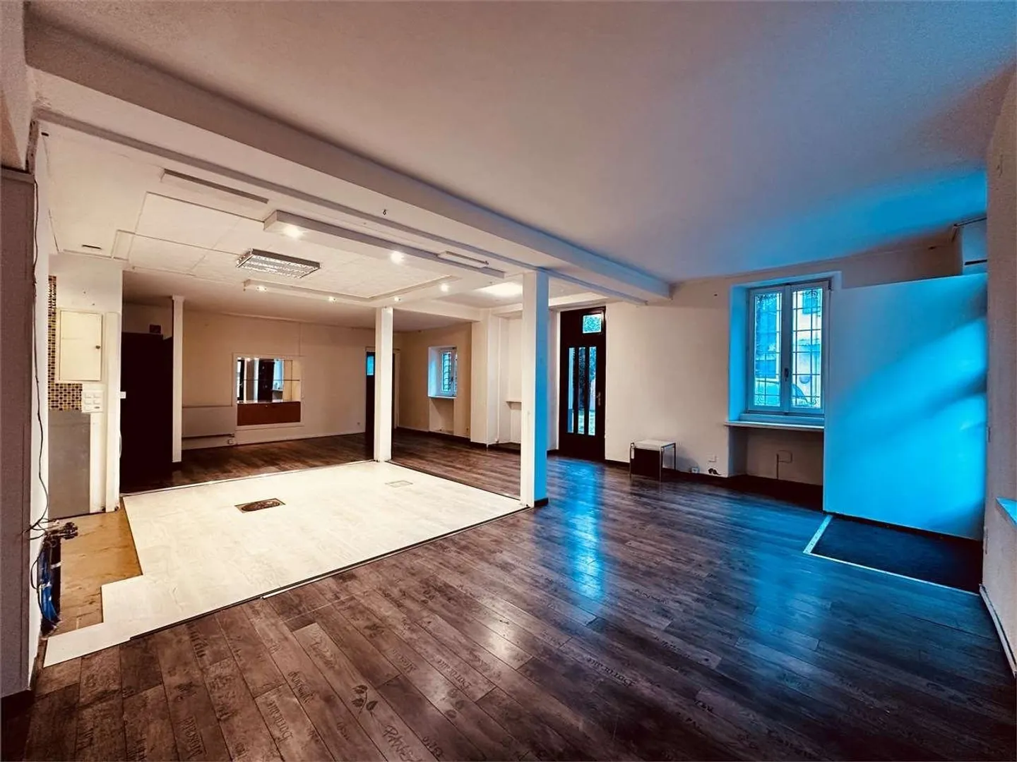 Riva S. Vitale - We rent commercial space in Piazza Grande - Photo 2 of 7