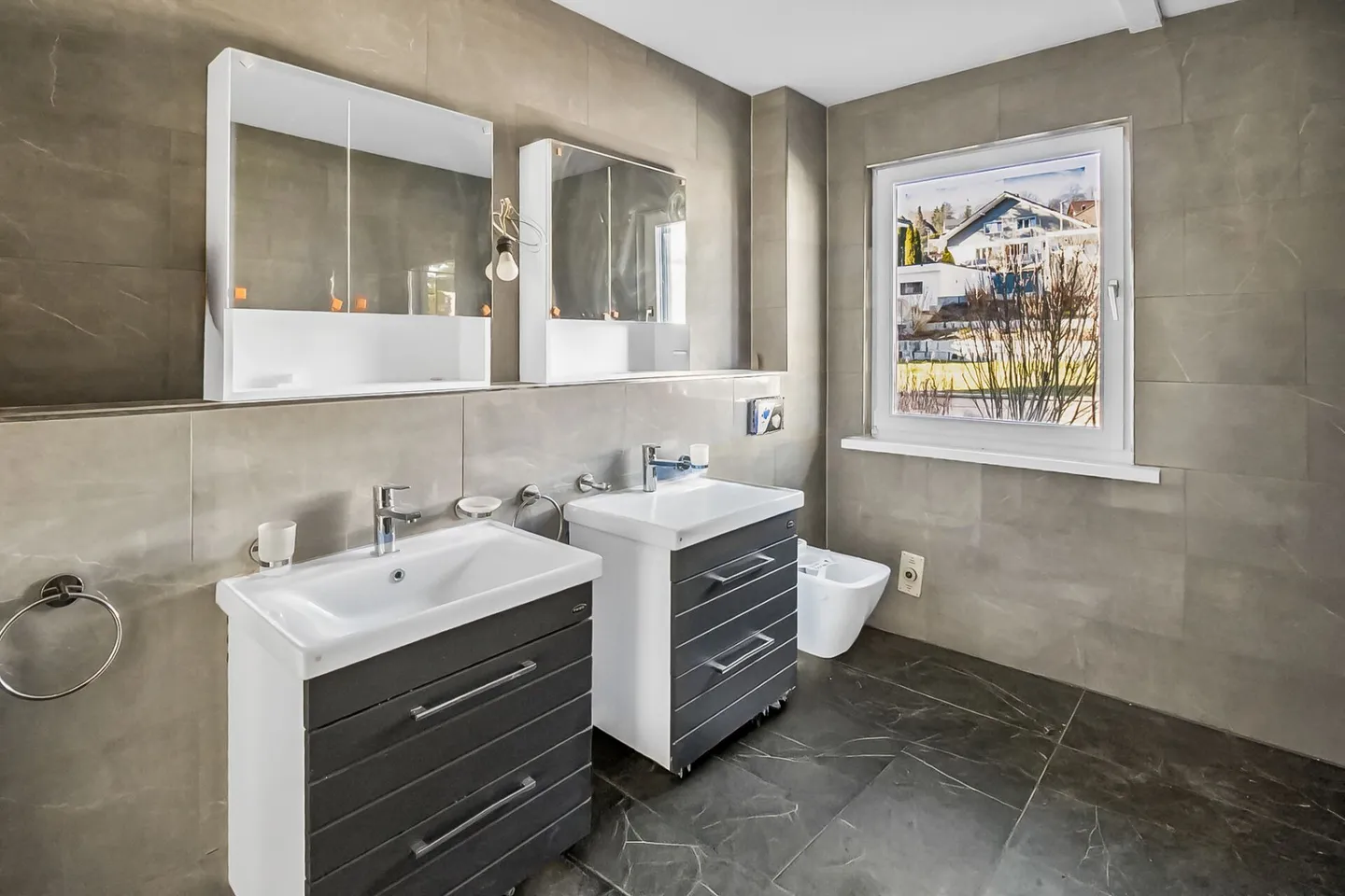 Una casa con spazio per il completamento personale - Foto 9 di 13