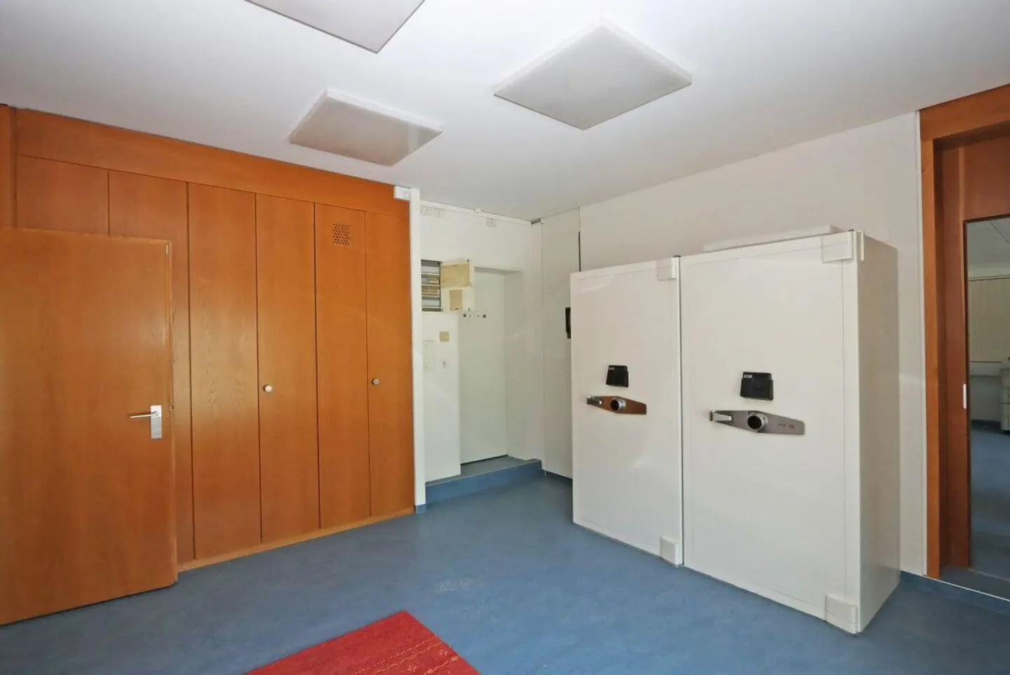 Multi-family house with 4 residential units and a commercial space in Unte... - Photo 23 of 30