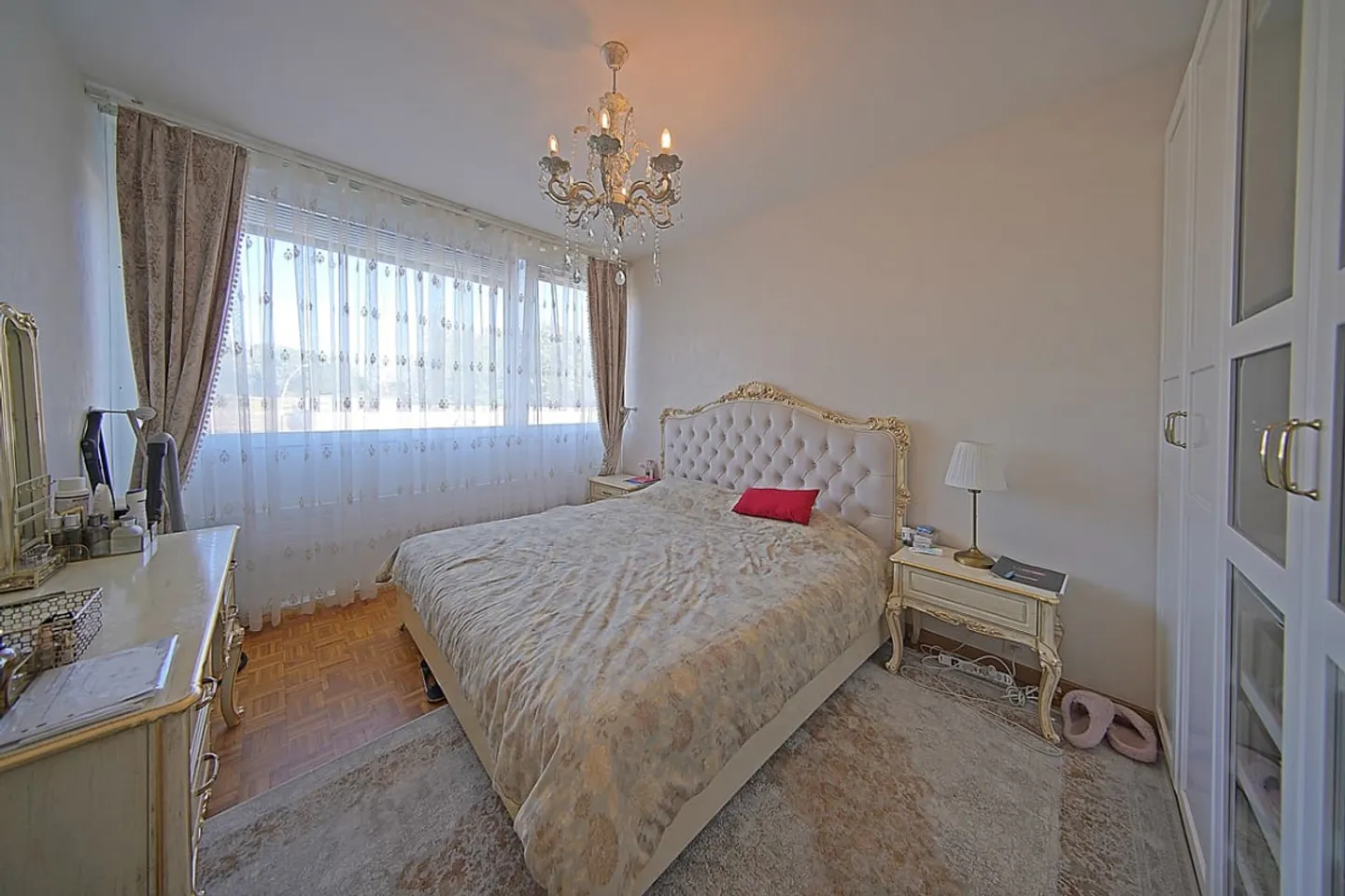 Geräumige Wohnung mit Loggia - Foto 4 von 8