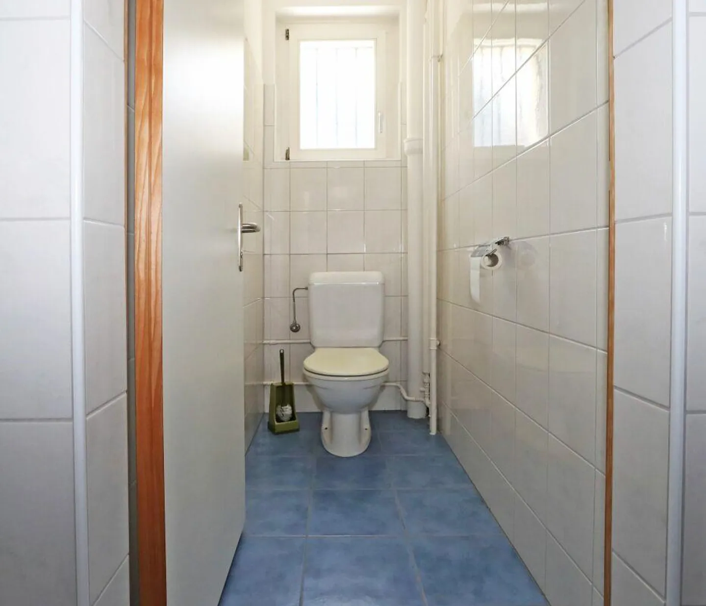 Multi-family house with 4 residential units and a commercial space in Unte... - Photo 25 of 30