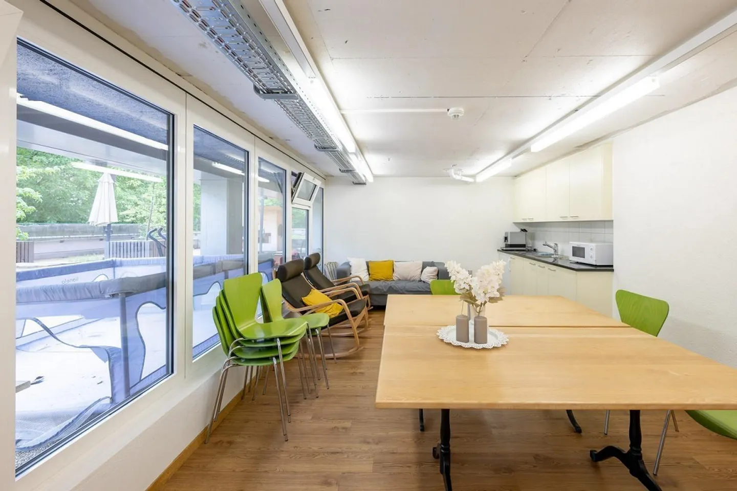 Spazio commerciale flessibile in posizione centrale ideale per asilo nido, ufficio o studio - Foto 11 di 12