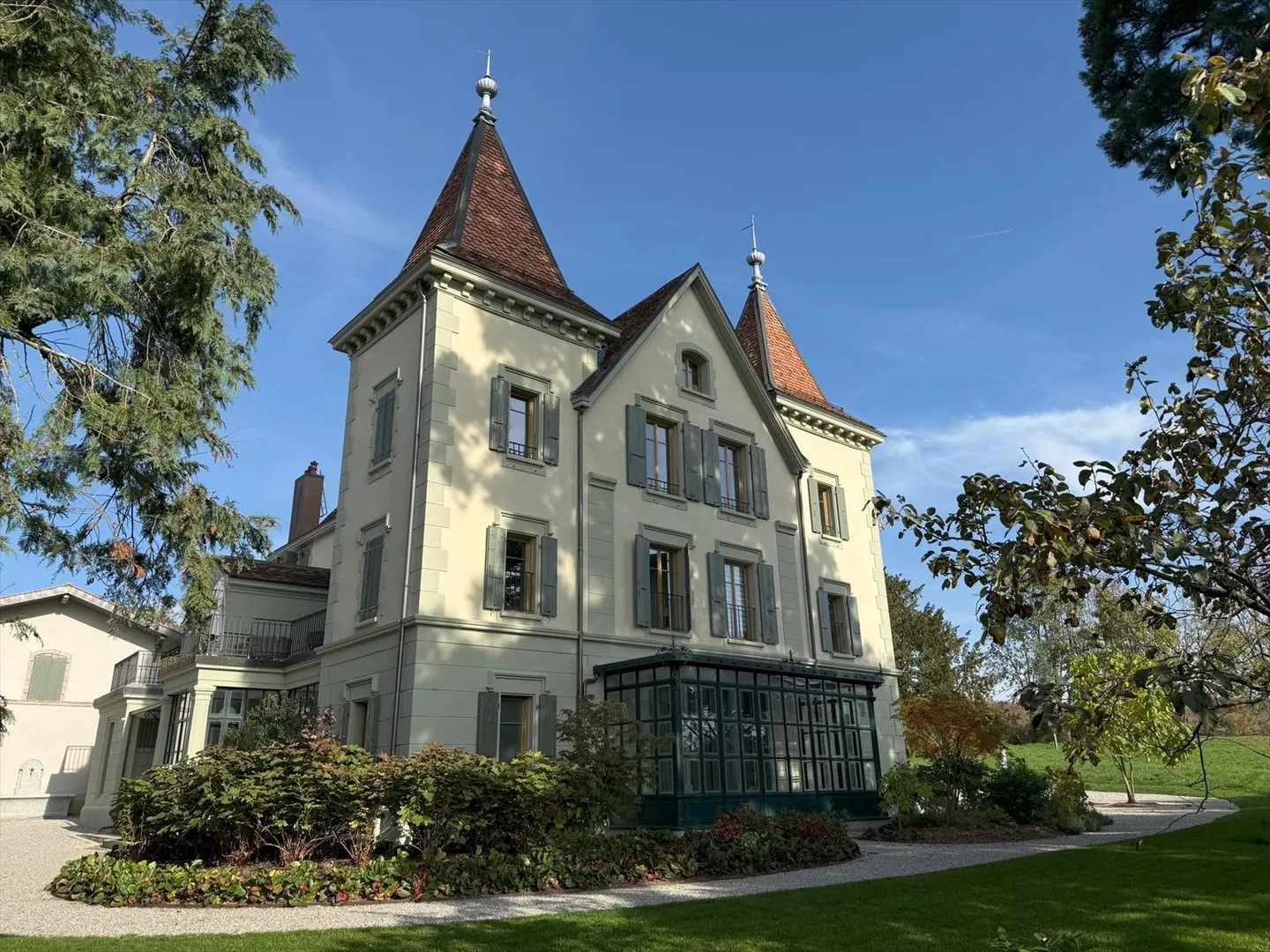 Bel appartement de 5.5 pièces, 2ème étage, env. 167 m2 - Photo 1 sur 11