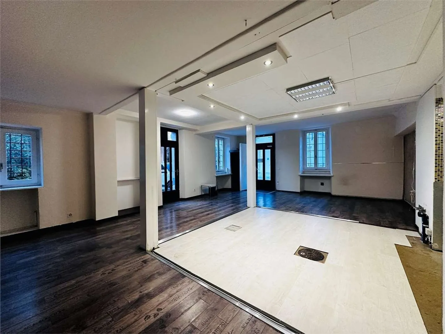 Riva S. Vitale - We rent commercial space in Piazza Grande - Photo 4 of 7