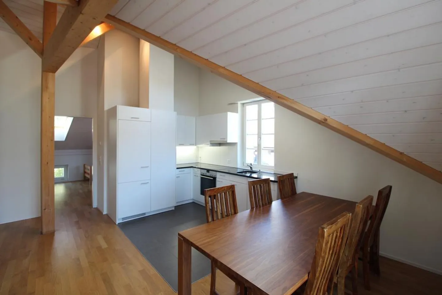 Appartamento moderno e luminoso cerca residenti - Foto 2 di 11