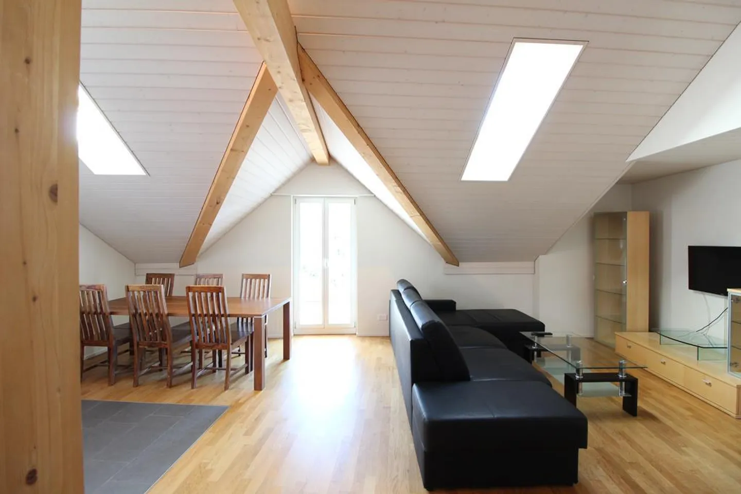 Appartamento moderno e luminoso cerca residenti - Foto 5 di 11