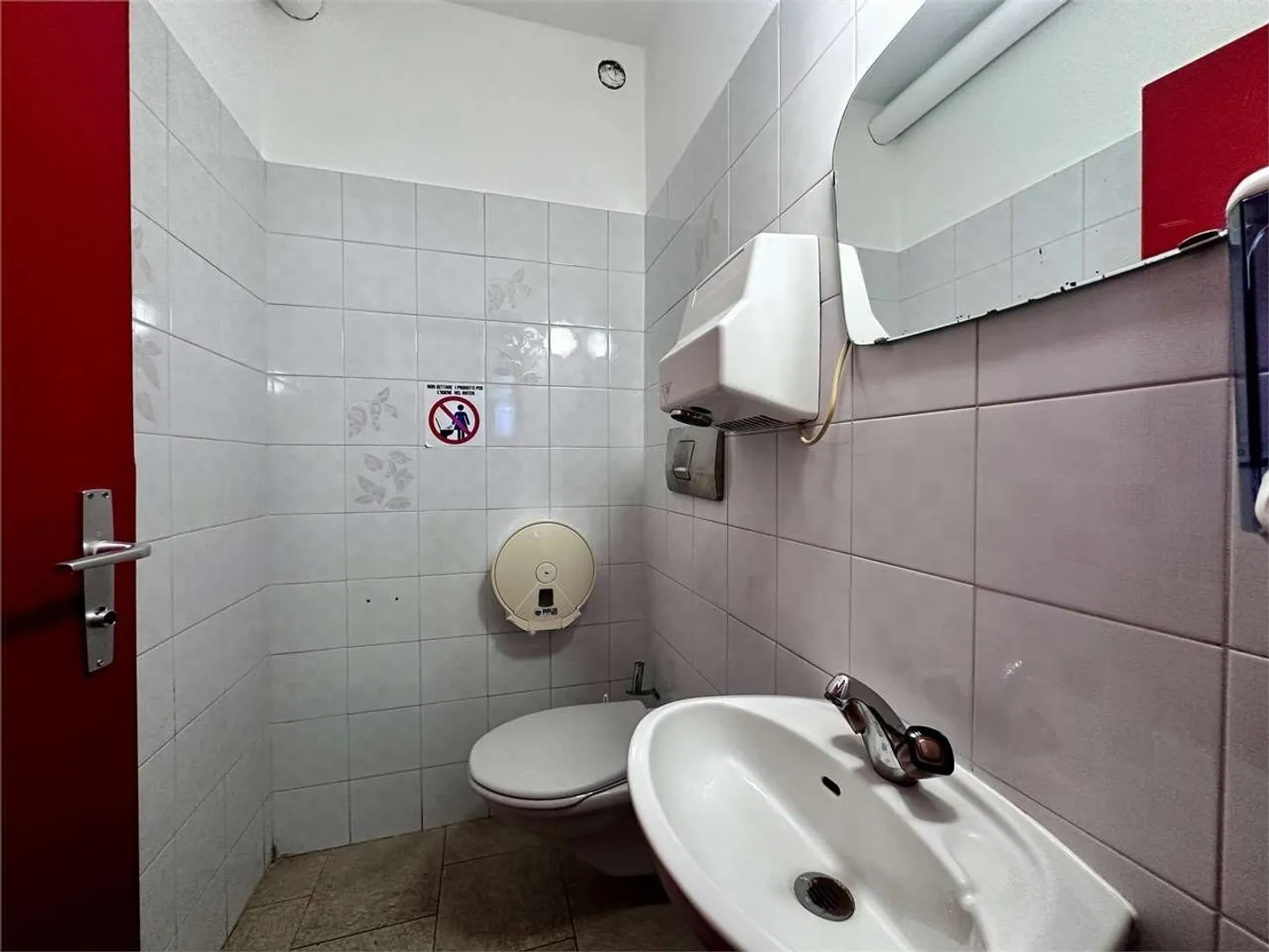 Riva S. Vitale - We rent commercial space in Piazza Grande - Photo 7 of 7