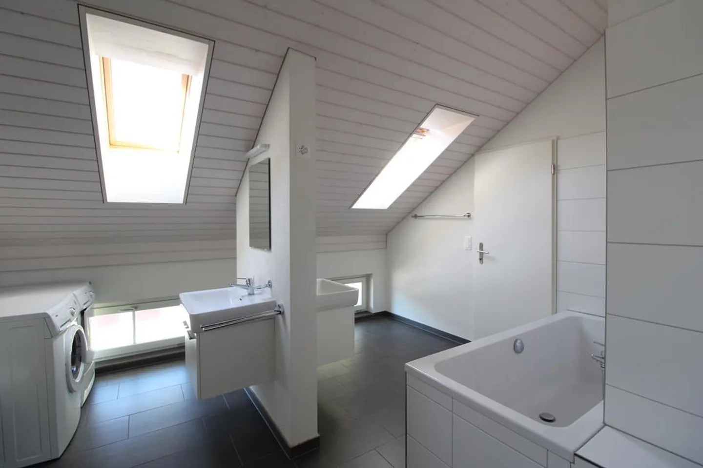 Appartamento moderno e luminoso cerca residenti - Foto 8 di 11