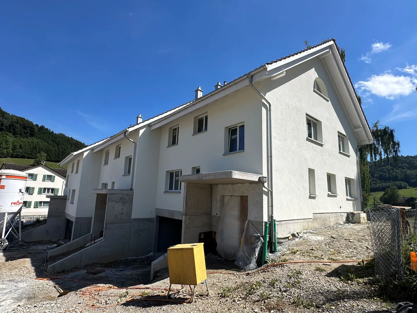 Drei 5.5 Zimmer Reiheneinfamilienhäuser - charmant, naturnah, individuell - Foto 3 von 14