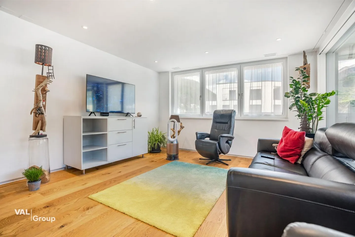 Modern Apartment in Central Naters - Photo 3 of 13