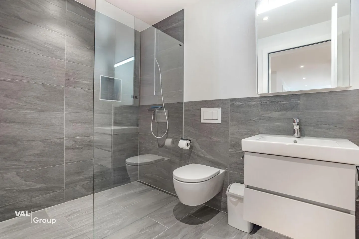Modern Apartment in Central Naters - Photo 10 of 13