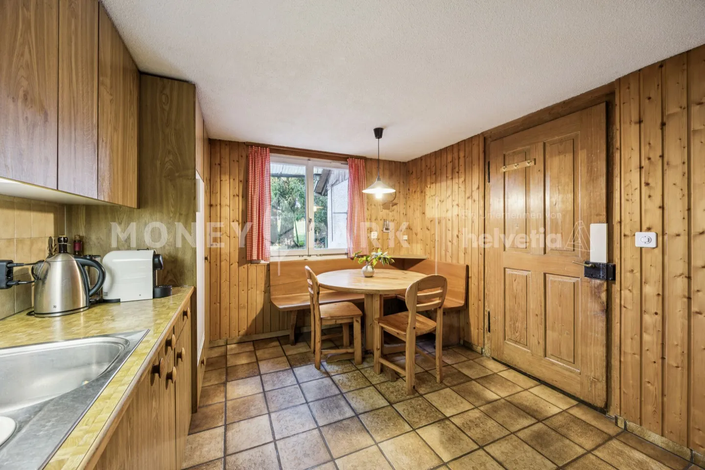 Historischer 6.5-Zimmer-Bauernhof mit grossem Umschwung und viel Potenzial - Foto 3 von 13