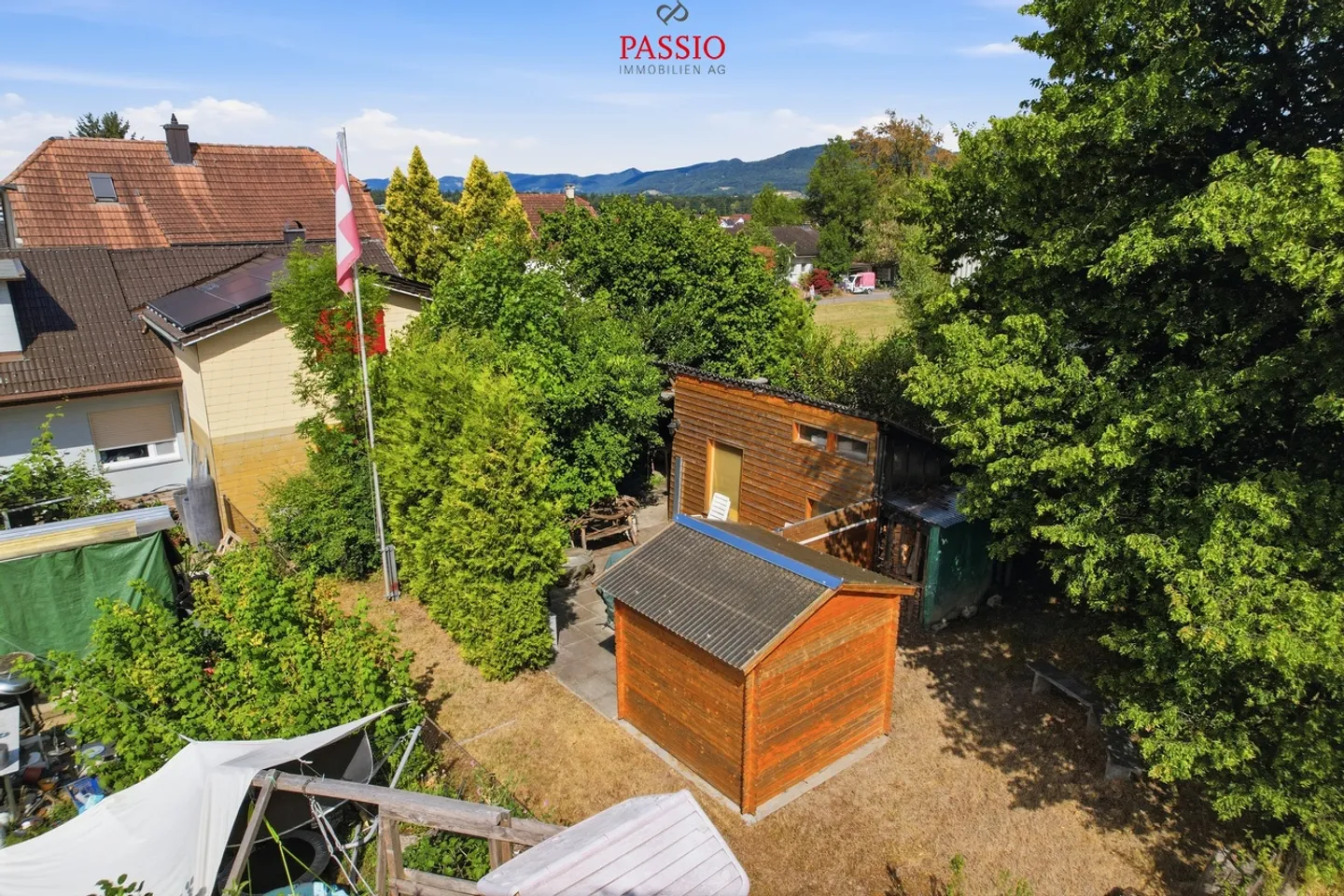 Charmante maison jumelée de 4 pièces avec jardin et potentiel - Photo 27 sur 30