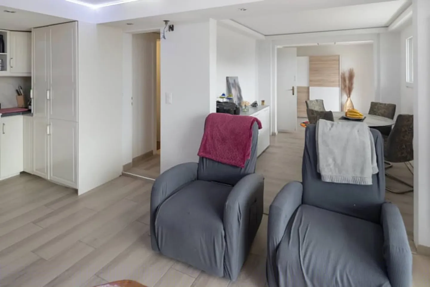 Chalet with Stunning Valley Views - Photo 4 of 13