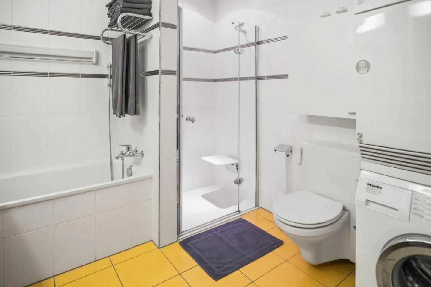 Living Above the Rooftops: Your Penthouse with a View - Photo 9 of 26