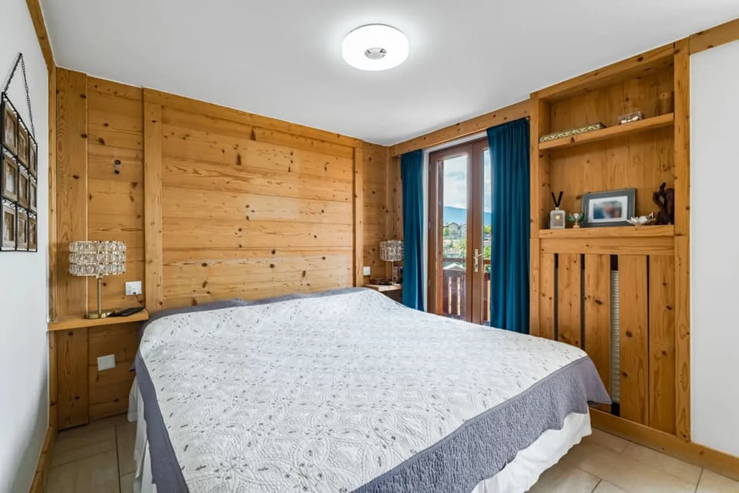 Chalet with Stunning Valley Views - Photo 8 of 13