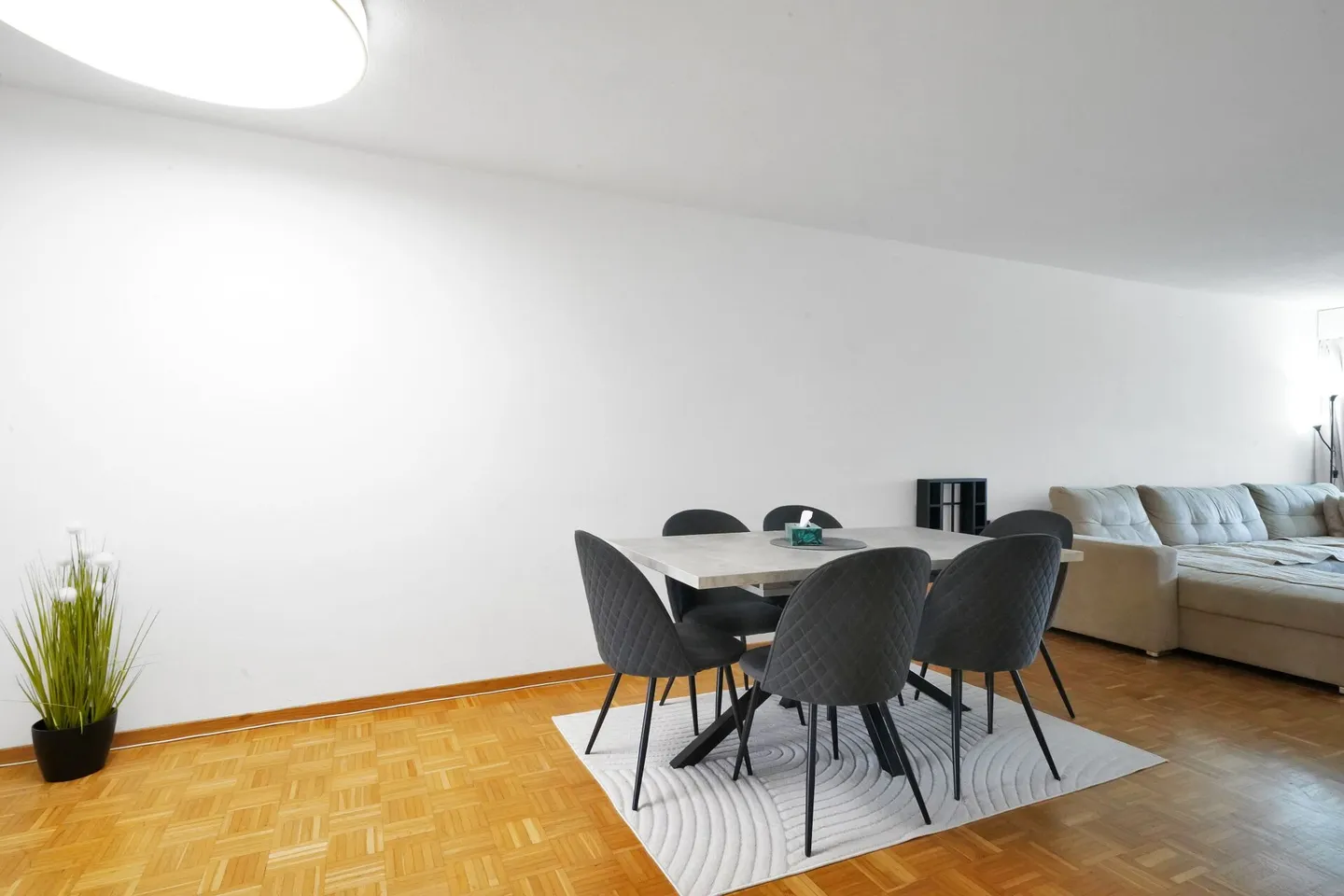Affordable 3.5 Room Terrace Apartment including 1 Parking Space - Photo 2 of 13