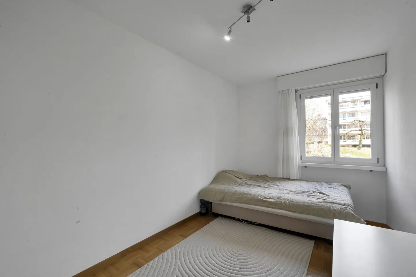 Affordable 3.5 Room Terrace Apartment including 1 Parking Space - Photo 5 of 13