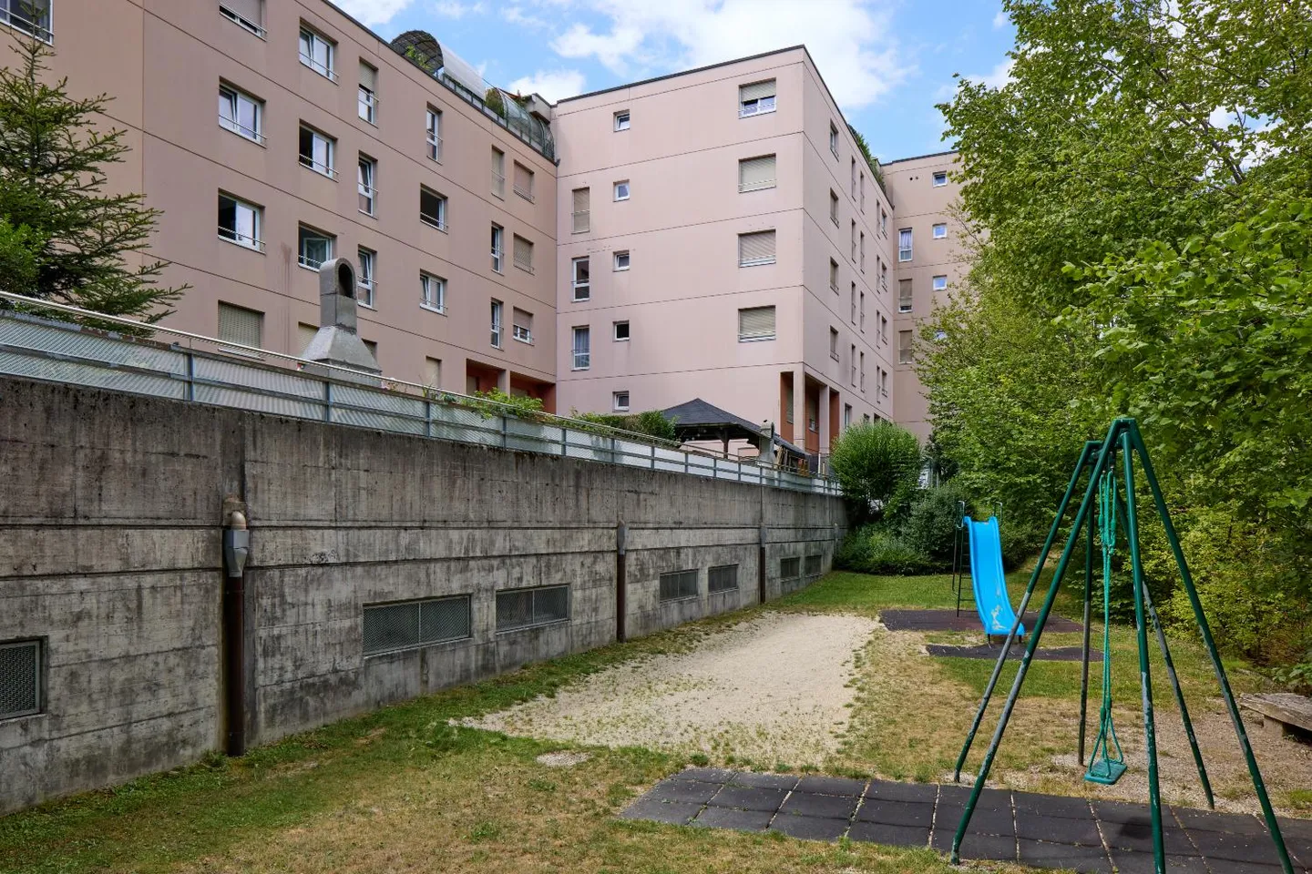 Espace de Stationnement Pratique - Photo 2 sur 4