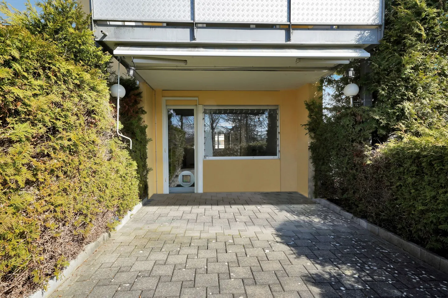 Affordable 3.5 Room Terrace Apartment including 1 Parking Space - Photo 12 of 13