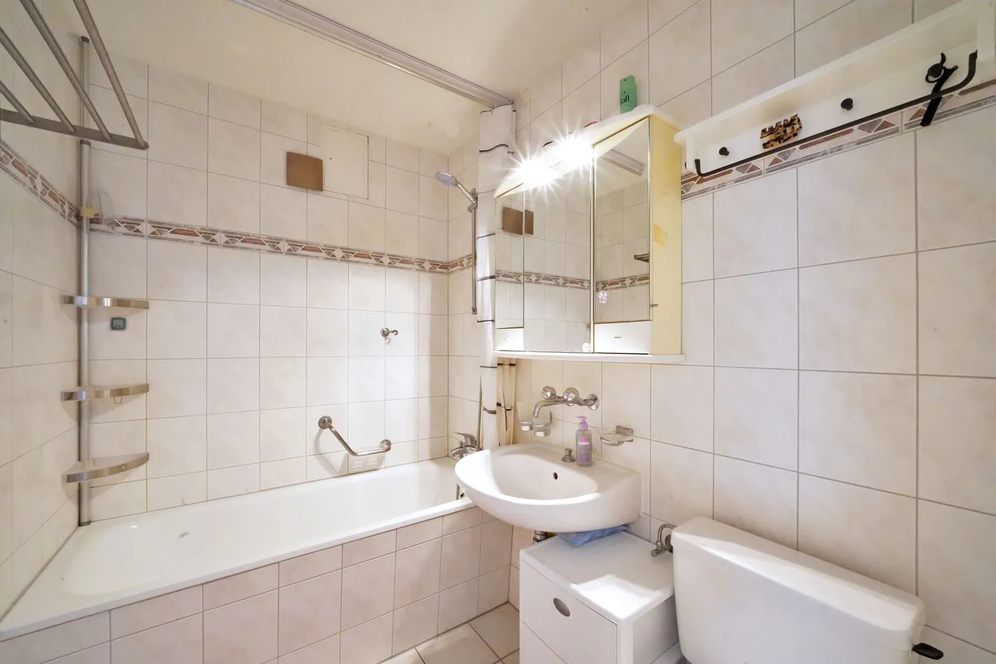 Affordable 3.5 Room Terrace Apartment including 1 Parking Space - Photo 6 of 13