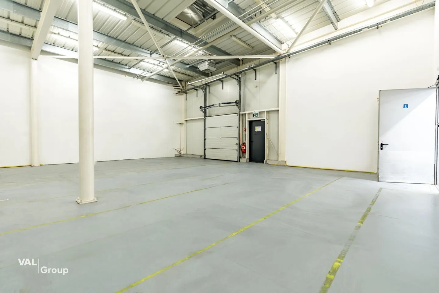 Moderna sala commerciale nel mercato al dettaglio 'Dreispitz' - Foto 4 di 13