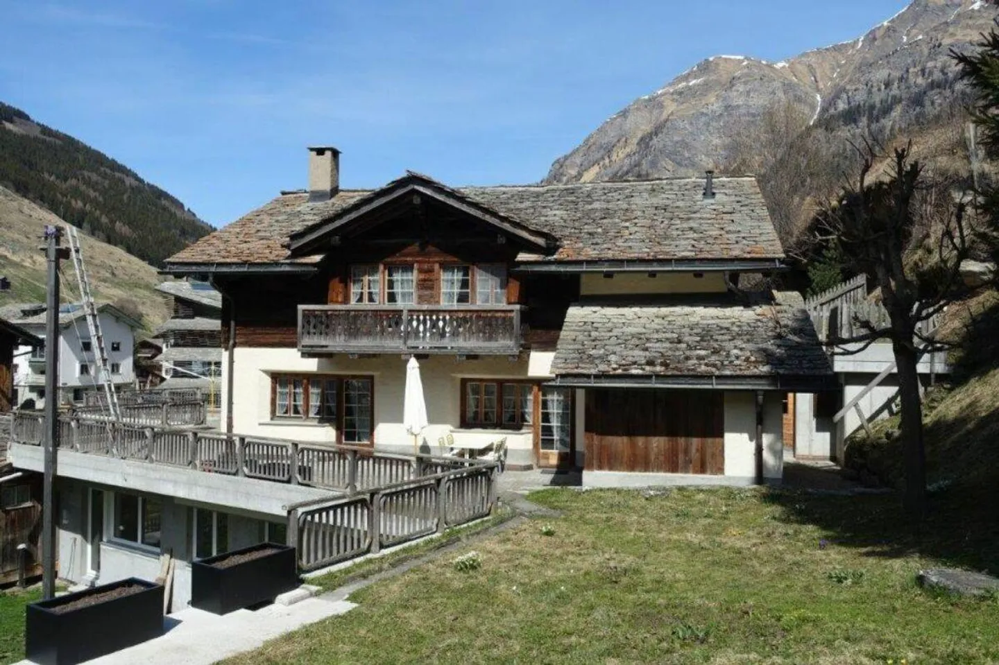 Large Single-Family House in Vals - Photo 1 of 10