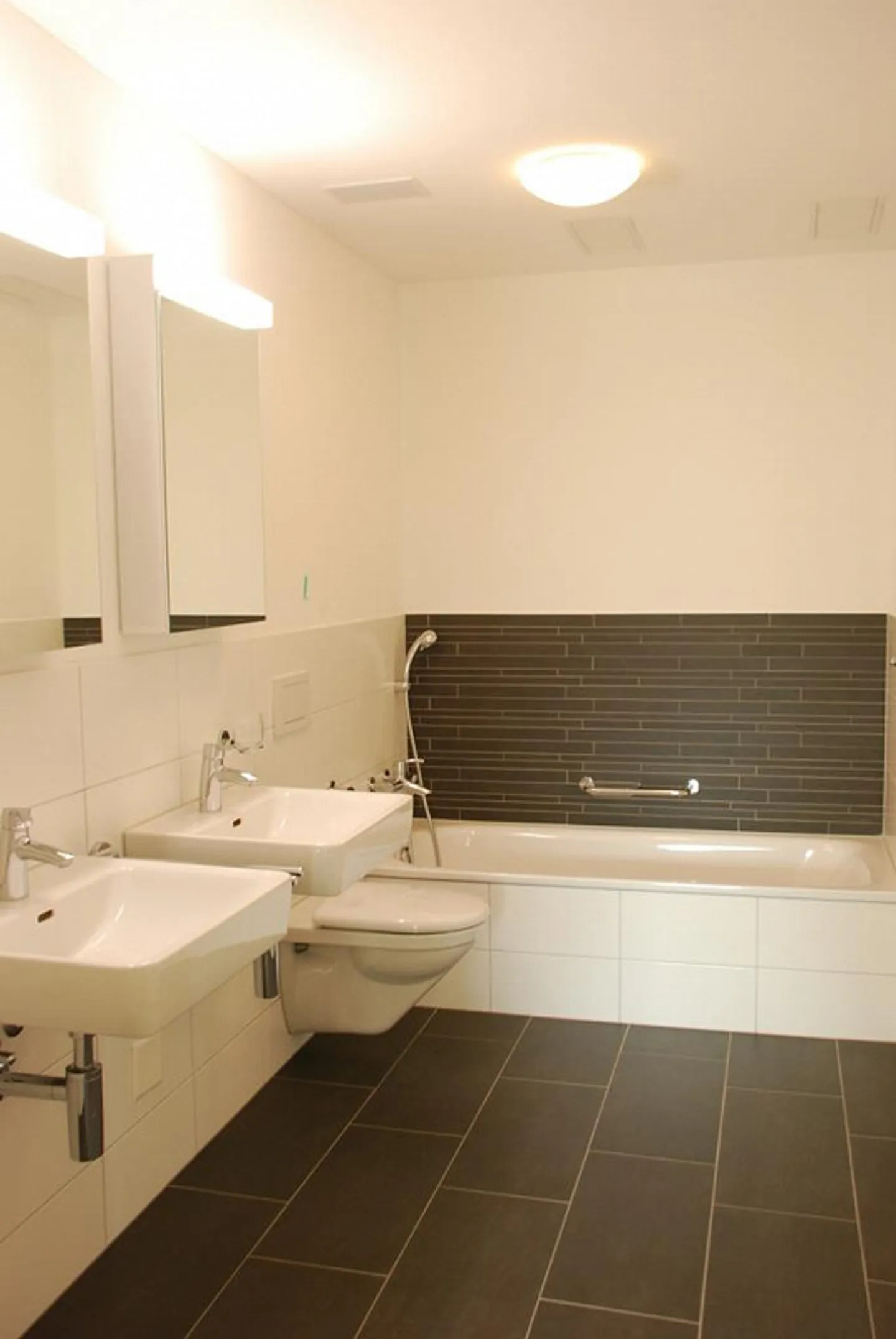 Appartement lumineux et spacieux dans un quartier familial - Photo 8 sur 11