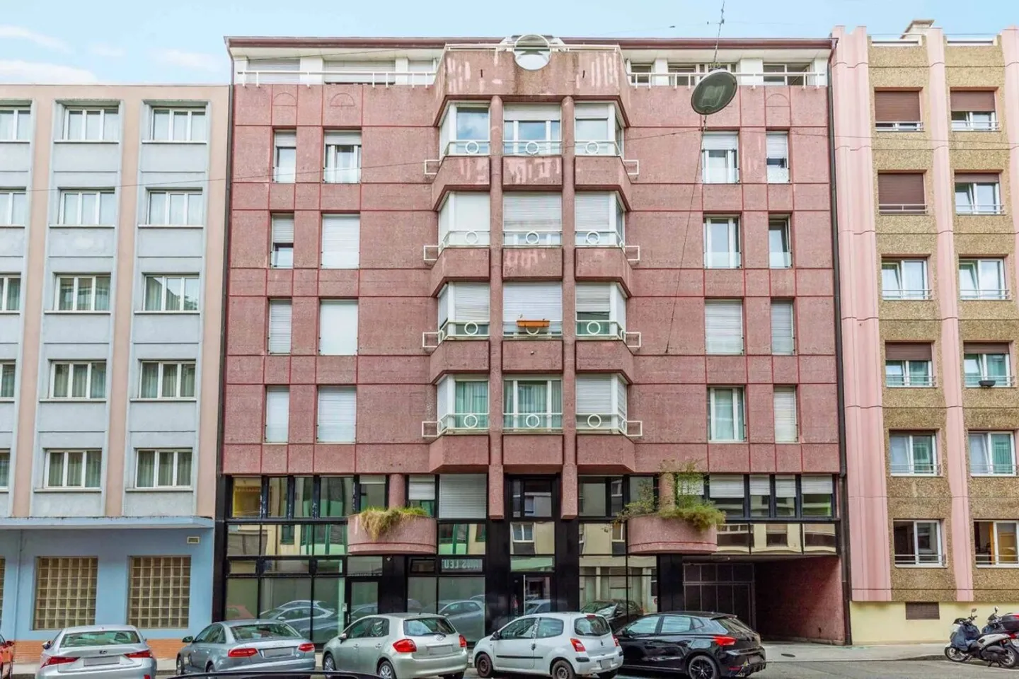 Renovated Office Space in Pâquis - Photo 1 of 13