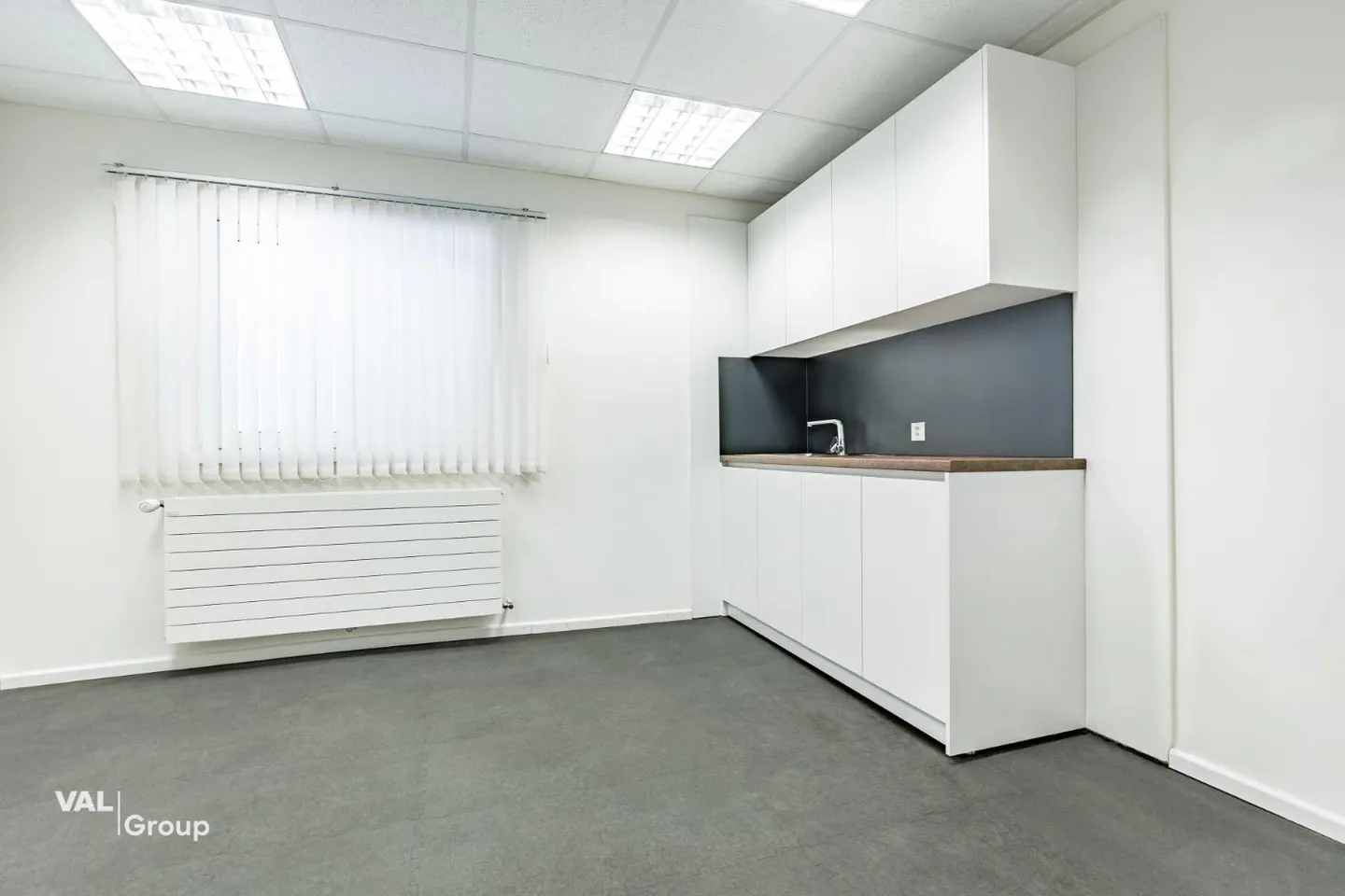 Moderna sala commerciale nel mercato al dettaglio 'Dreispitz' - Foto 6 di 13