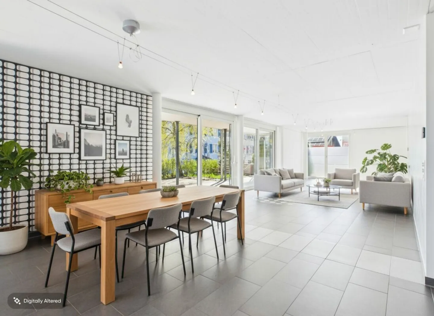 Molto generoso, centrale e soleggiato - Foto 1 di 8