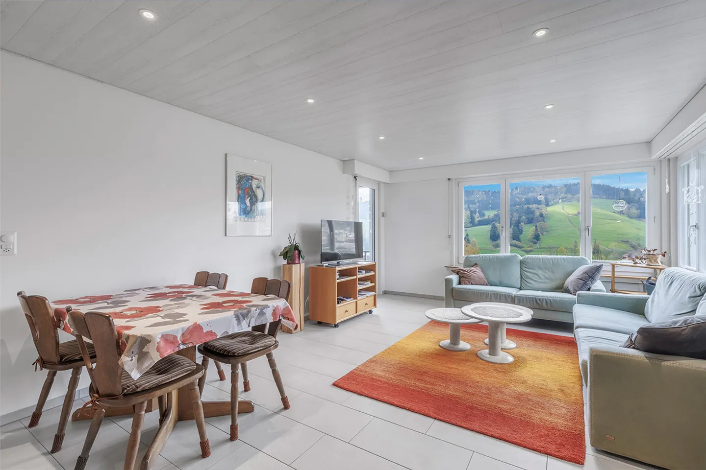 Maison familiale avec un appartement séparé dans un emplacement ensoleillé sur une colline - Photo 2 sur 8