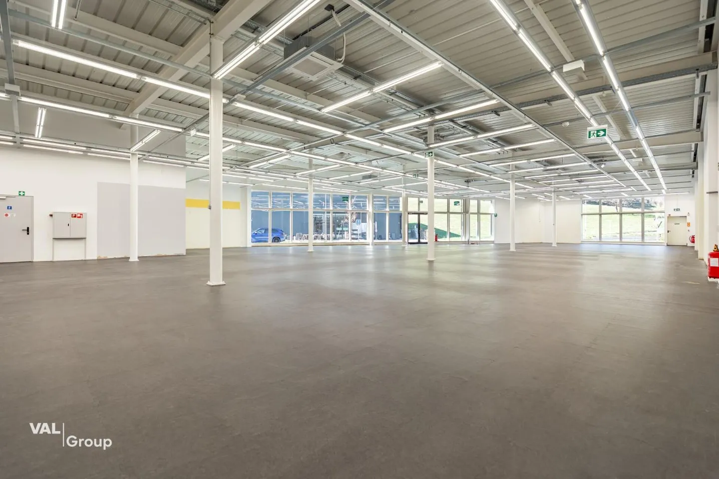 Moderna sala commerciale nel mercato al dettaglio 'Dreispitz' - Foto 7 di 13