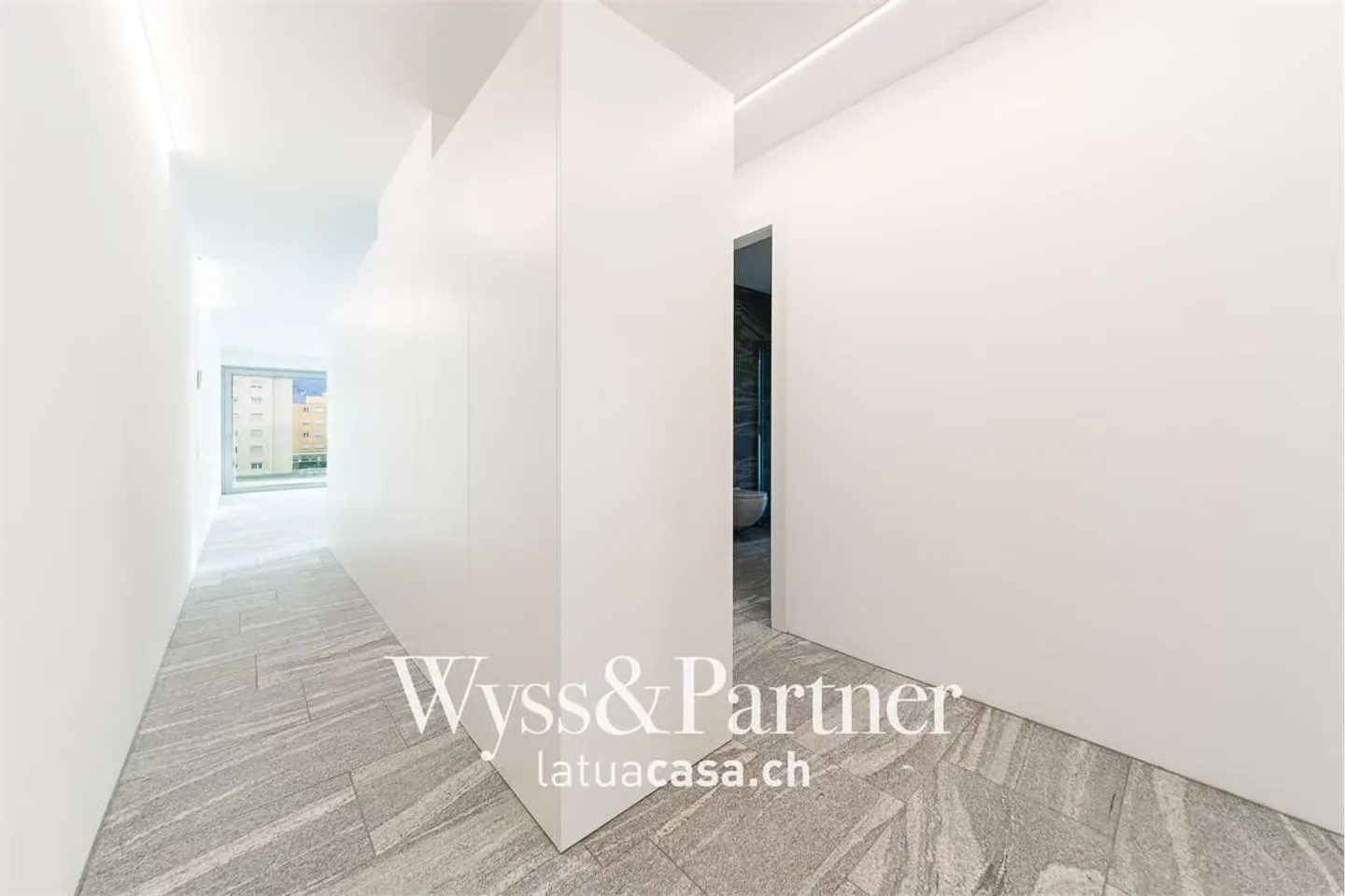 Bellinzona - Elegante und modernes 3,5-Zimmer-Apartment - Foto 3 von 13