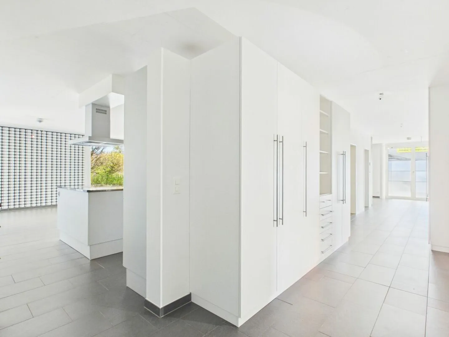 Molto generoso, centrale e soleggiato - Foto 6 di 8