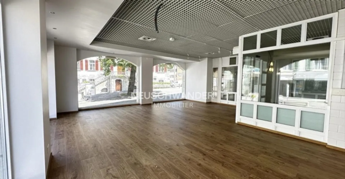 Edificio ad uso misto in affitto - Foto 1 di 7