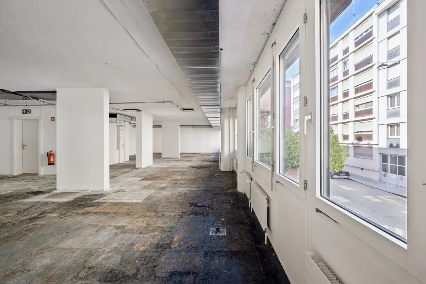 Renovated Office Space in Pâquis - Photo 11 of 13