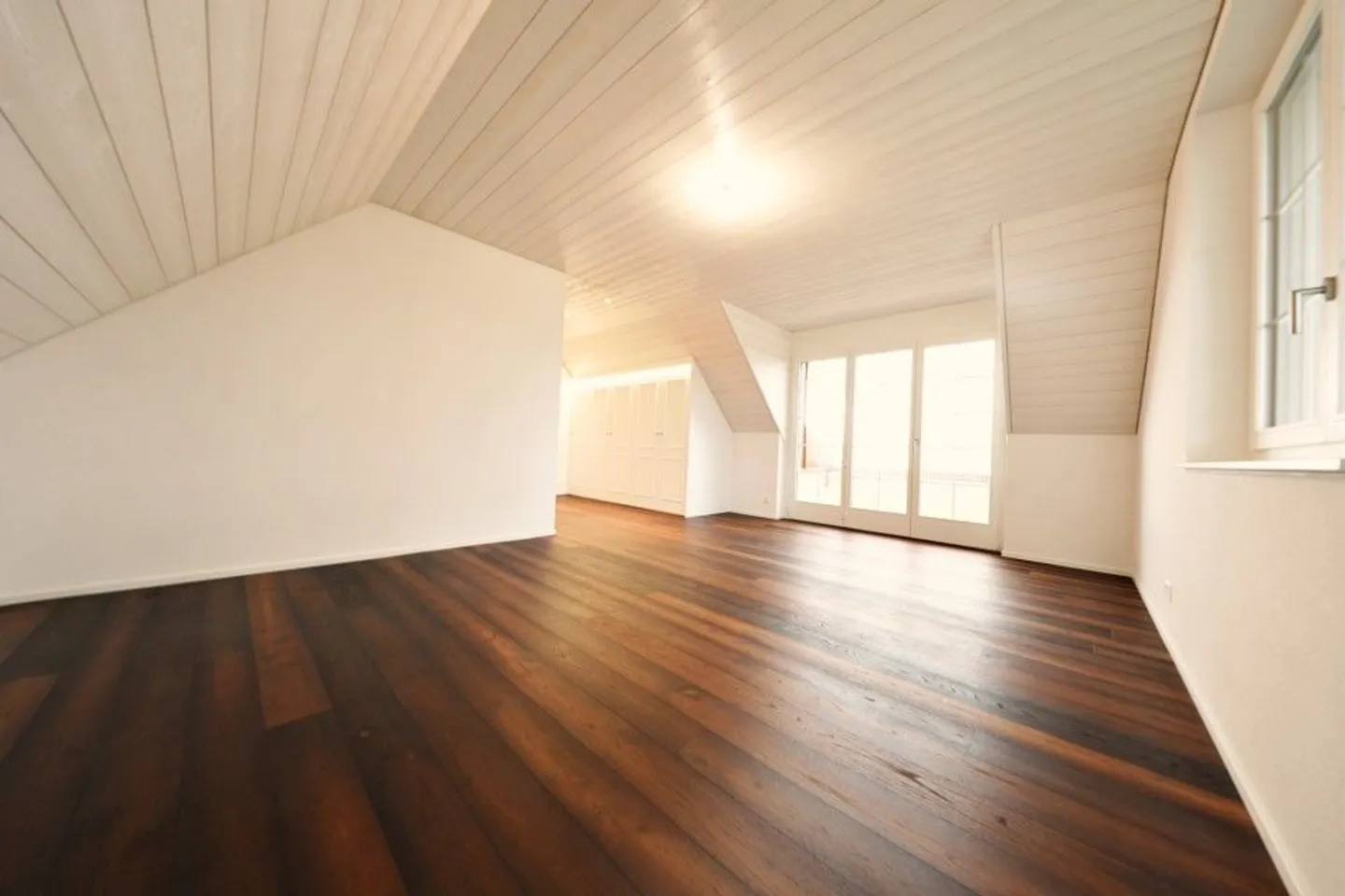 Magnifica Villa 7,5 Stanze / 5 Camere da Letto / 4 Bagni / Terrazza con Giardino - Foto 8 di 13