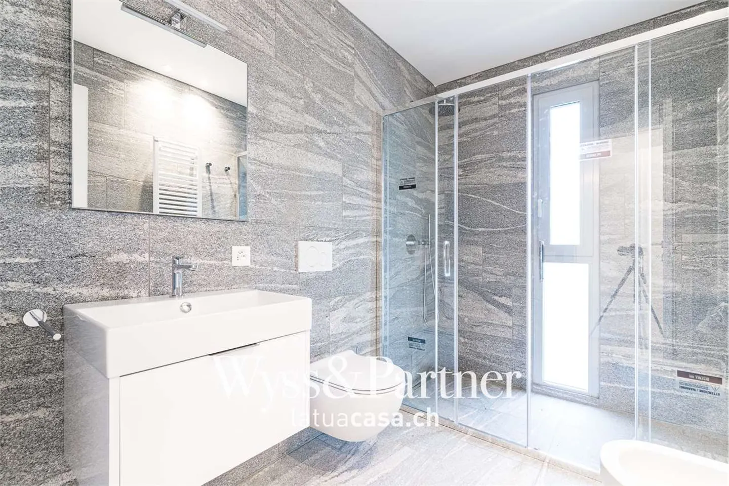 Bellinzona - Elegante und modernes 3,5-Zimmer-Apartment - Foto 13 von 13