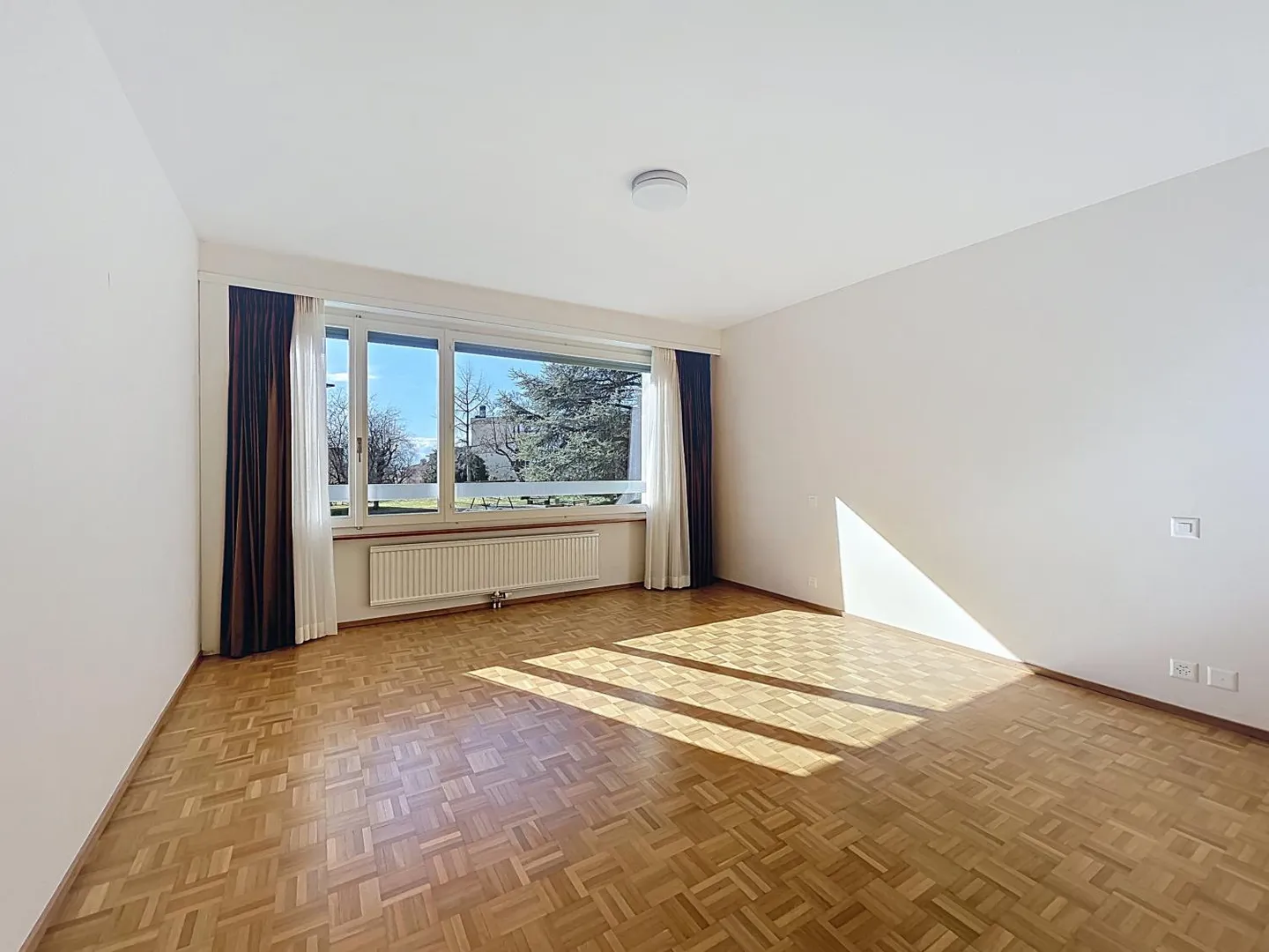 3.5 Room Apartment - Photo 2 of 5