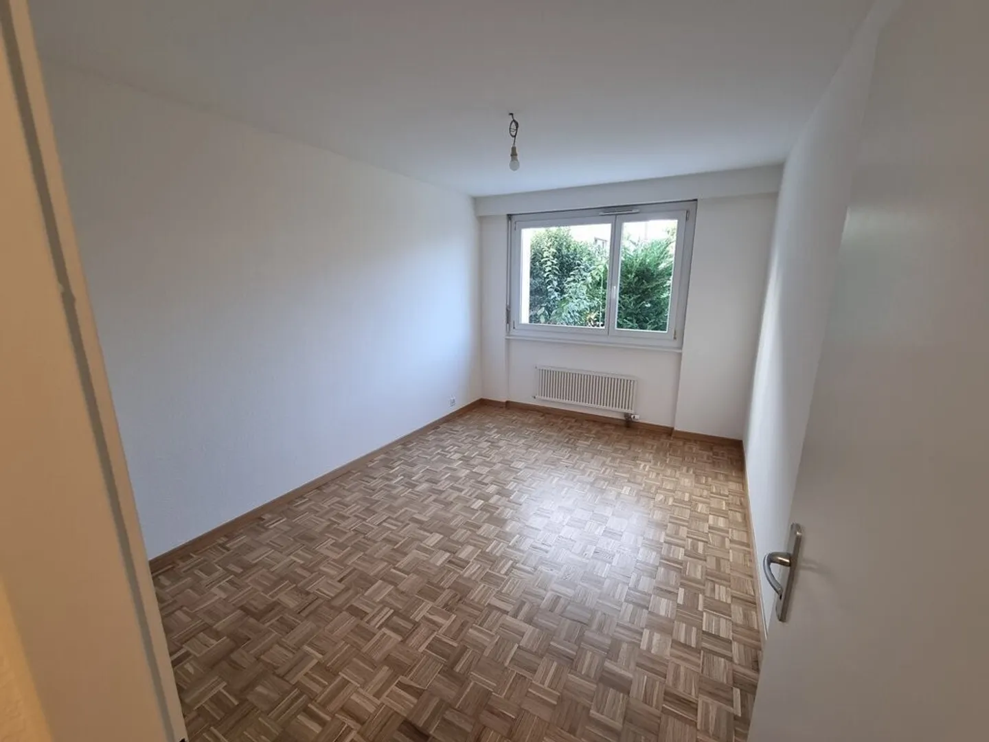 Joli 2 pièces rénové idéalement placé au centre du village - Photo 3 sur 5